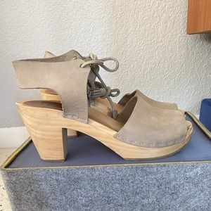 Bryr Hannah Spanish Toe Clogs Size 40